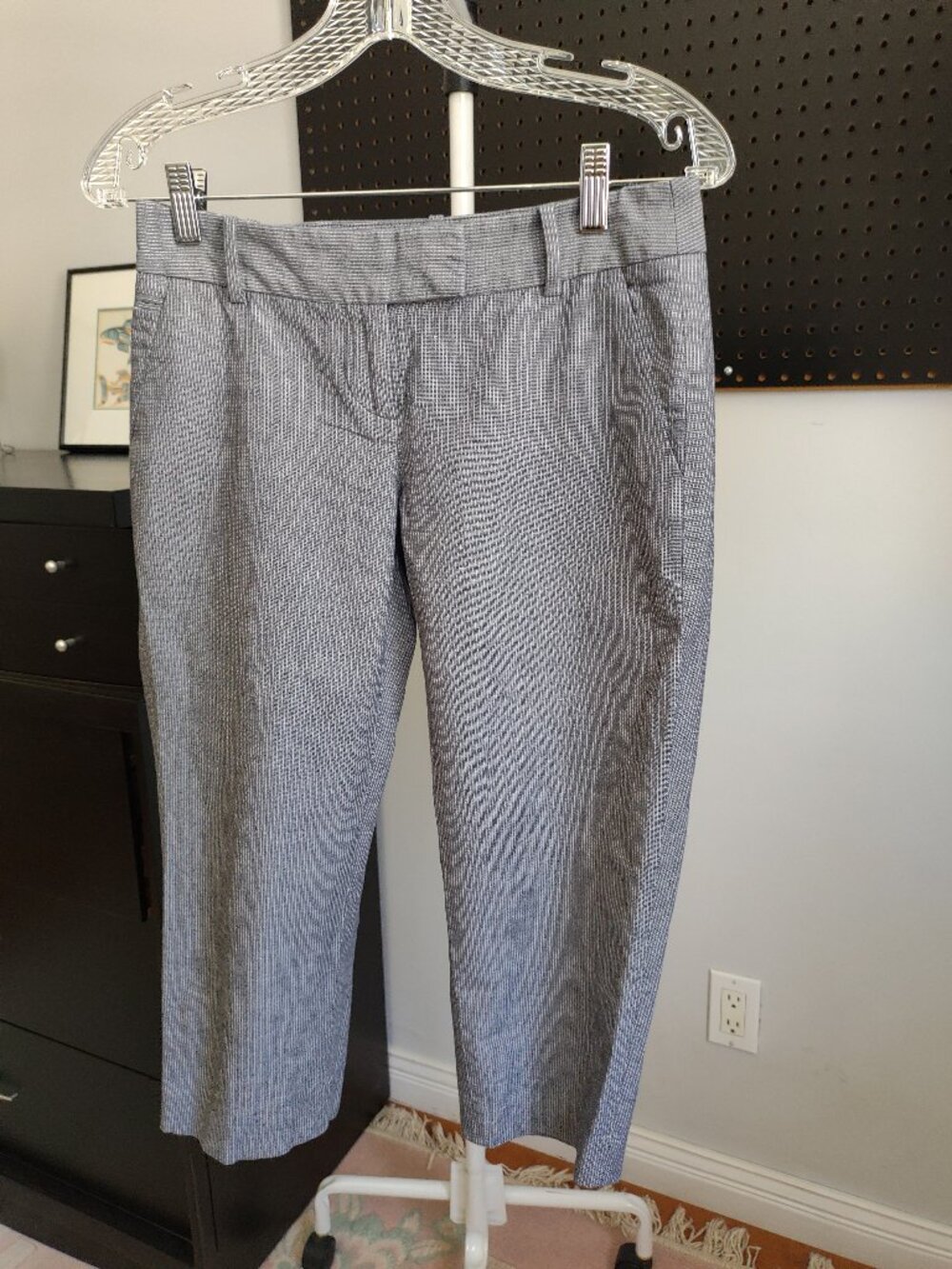 LOFT womens capri cotton/linen blend color grey size 0P stretch